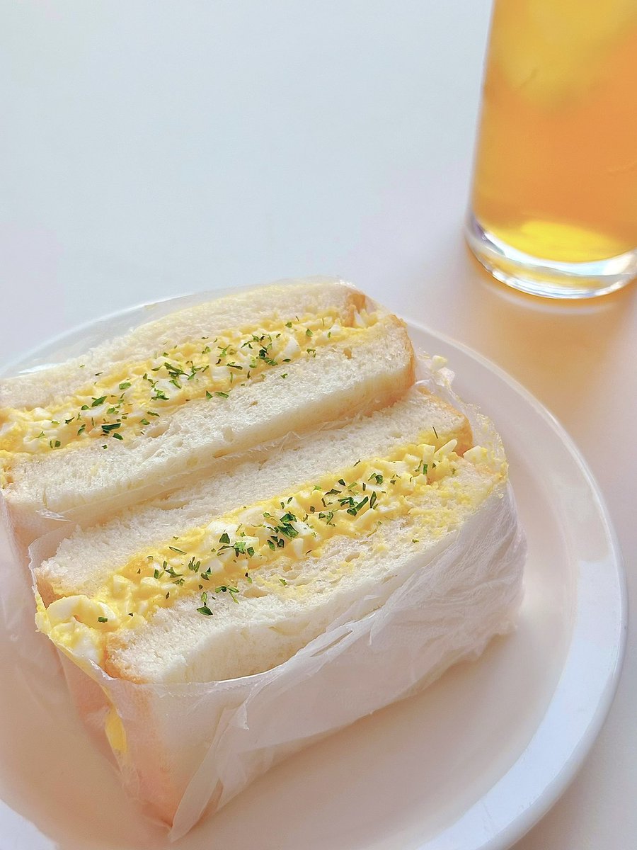 에그 마요 샌드위치 짼민수🥚

식빵이 먹고싶어서 샀다가 많이남아서 이것저것 해먹는 와중에 에마샌 당연히 빠질수 없는 부분이니😌 식빵이 작아서 계란 두개만 했는데 세개도 충분할듯?! 김재완두 맛저하길ㅎㅎ

#김재환 #윈드미식회