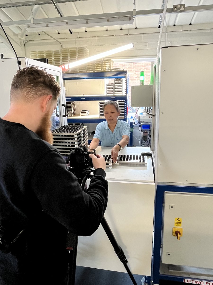 And that’s a wrap… We’ve had a busy week with a professional film crew.  We had a vision in mind to capture all of the elements that make DD-Scientific a preferred and trusted supplier, see for yourself in a few weeks.
#videoproduction #gasdetection #gas #promotional #supplier