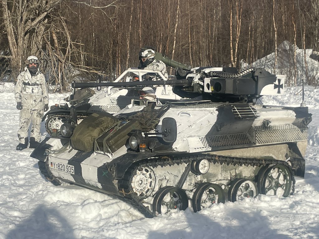 Good morning from Norway! German soldiers (Gebirgsjäger) training in arctic conditions.