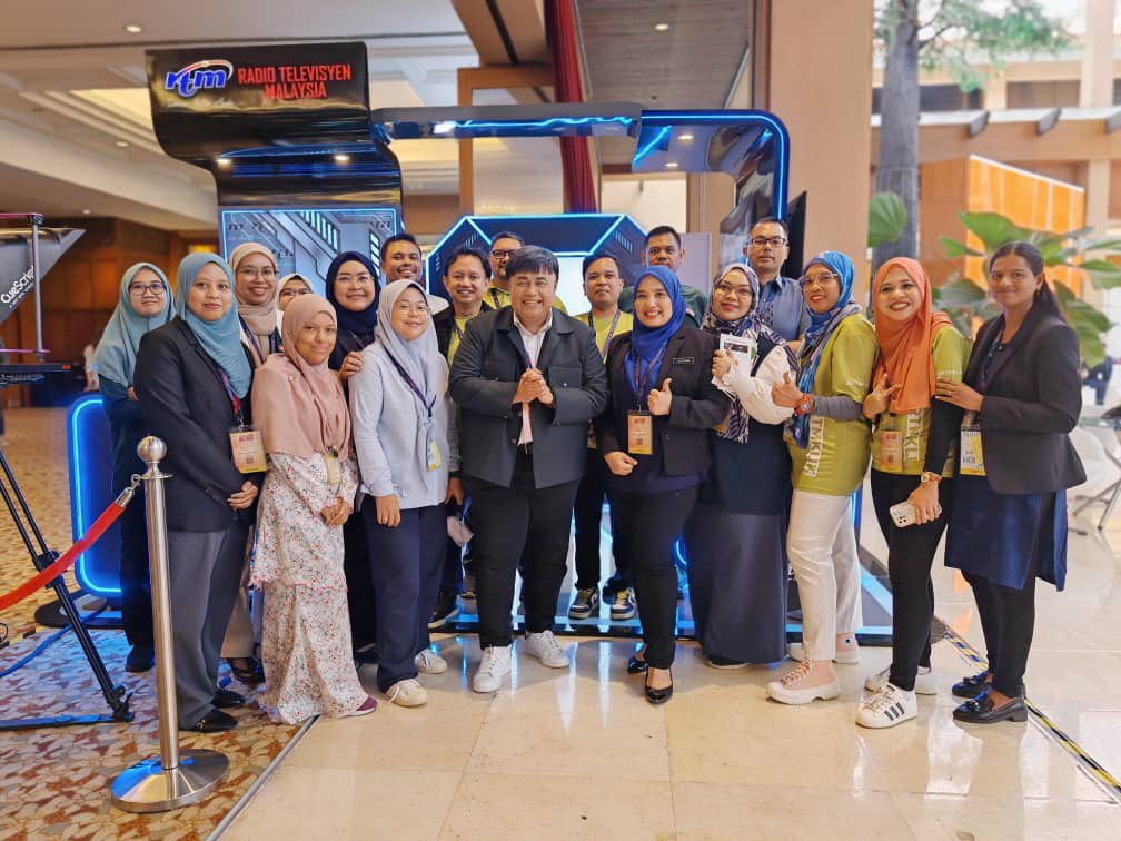 Tahniah team RTM.  Our booth, incorporating lots of Artificial Intelligence (AI) elements was chosen as the best booth at ABU DBS 2024.