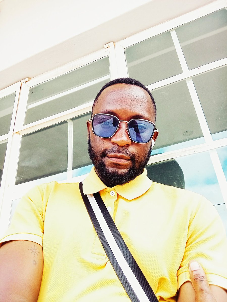 Kachabae's tweet photo. Despite life showing me 🔥 am the happiest so far this year https://t.co/TB7U1PYT6a