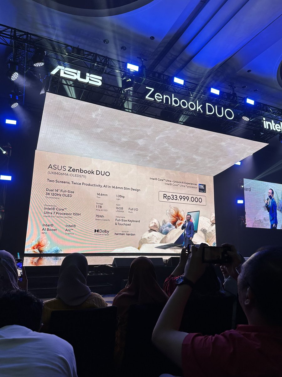 asedinocom's tweet photo. Nah ini harga ASUS Zenbook DUO , murah lho apalagi sangat membantu pekerjaan temen temen arsitek , untuk bekerja secara mobile dan presentasi super keren dan interaktif didepan klien , memang hanya satu yaitu Laptop Dua Layar #ASUSZenbookDUO https://t.co/THNnpsJ9xM