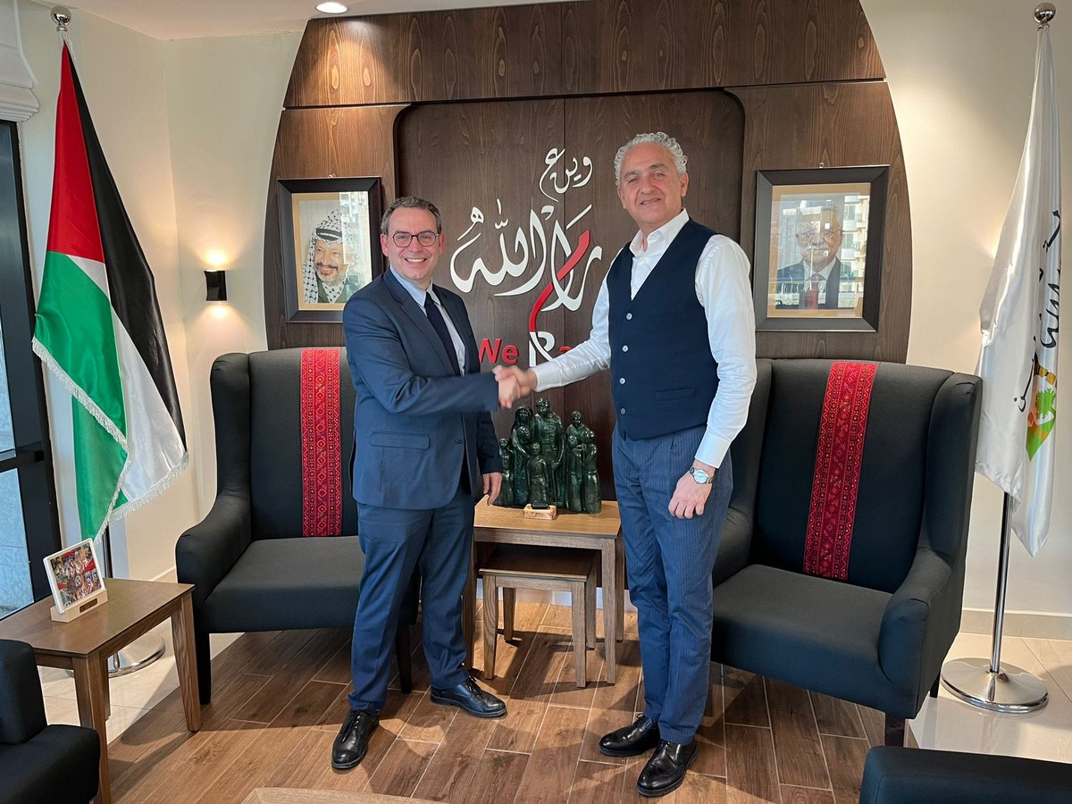 uclg_cisdp's tweet photo. 🕊️@prio91350 @villedegrigny91 Mayor & our Co-president met Ramallah Mayor @issak to defend the commitments of international municipalism to #peace, calling for solidarity in the respect of #HumanRights & #CeaseTheFire
📢Global Campaign "10,100,1000 #HumanRightsCities" https://t.co/lCaV74SKeC