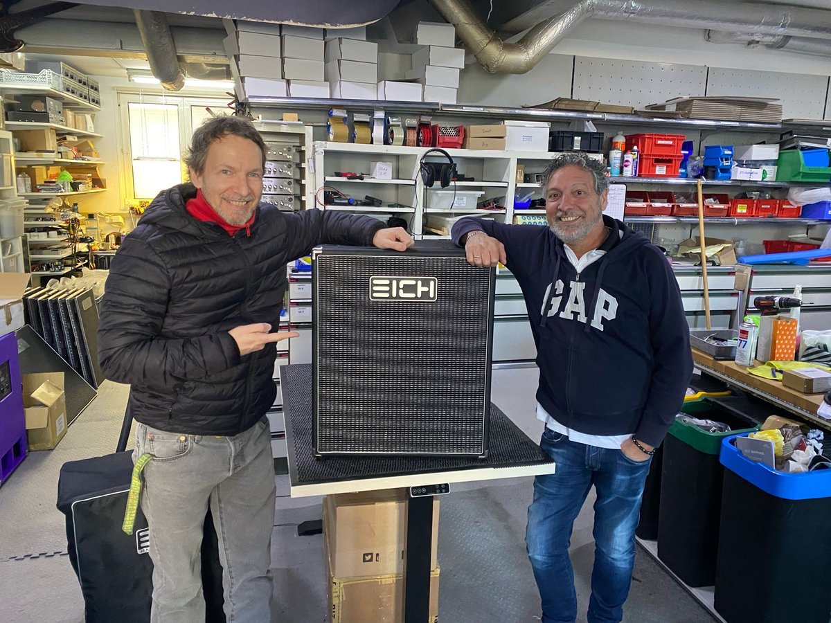 When ordering your new cabinet you are more than welcome to pick it up in Herborn!
Like our friend @MariusGoldhammer did!
Thank you Marius!
#mariusgoldhammer #sessionmusician #performanceiseverywhere #eichamps #eichartist #eichamps #eichamplification #herborn #friendship #210M