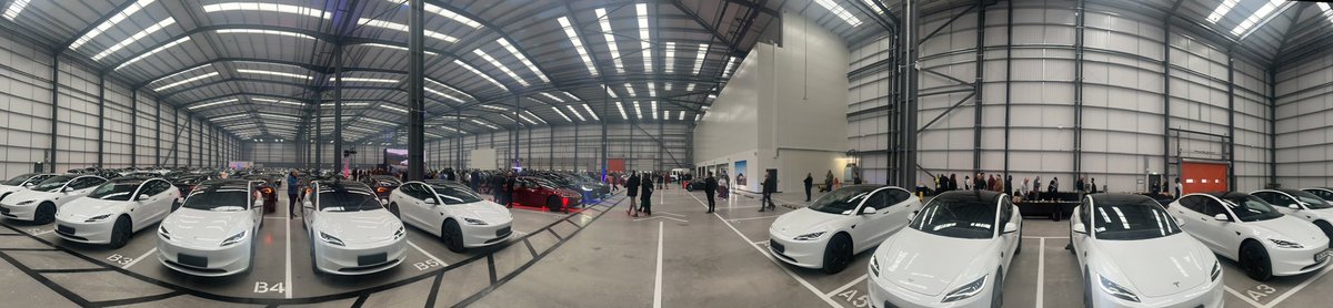 The new Birmingham Tesla Handover Facility is incredible! It’s HUGE! The largest Tesla building in the UK (sorry Milton Keynes).