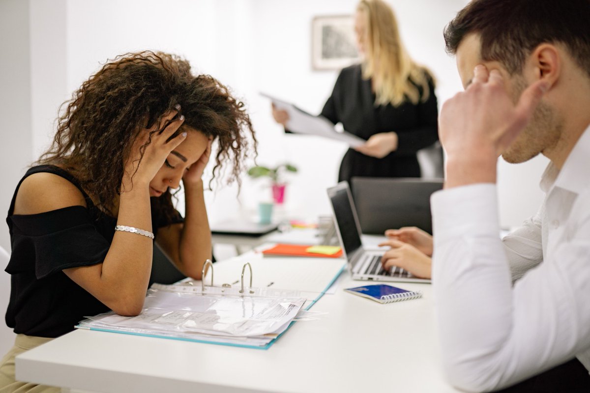 🚀Our latest blog explores how to navigate through work related stress. Mindability Hypnotherapy writes about ways to identify behaviours and practice staff wellbeing👇 tinyurl.com/4kajy32h