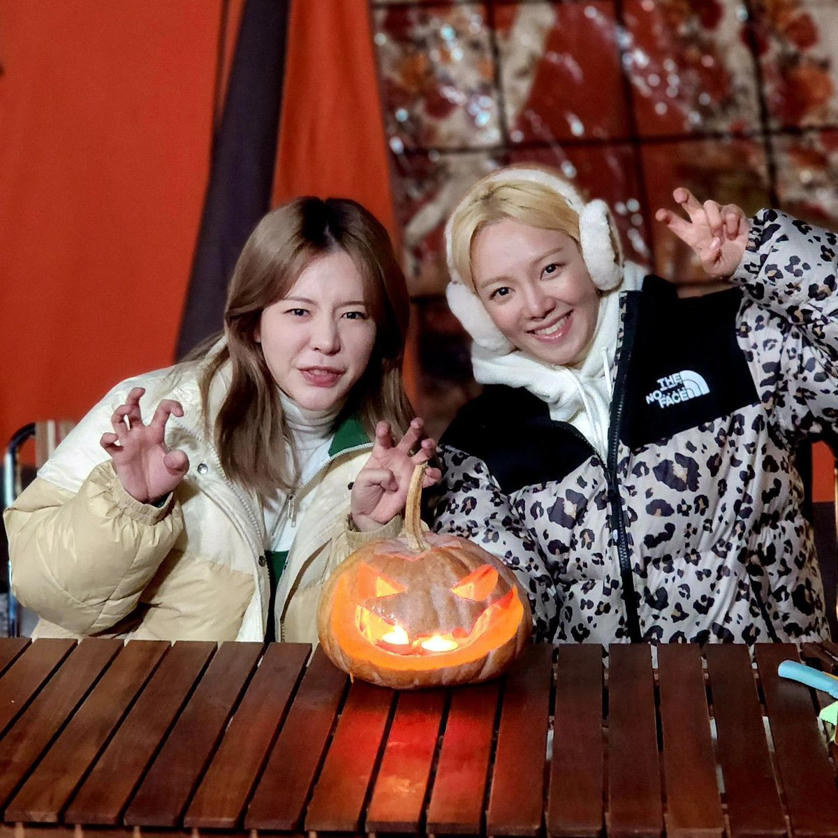 hyosunkyu's tweet photo. SUNHYO ARE BACK!
sunny and hyoyeon to JTBC 'No Way Home' https://t.co/5Ib0x6fv9B