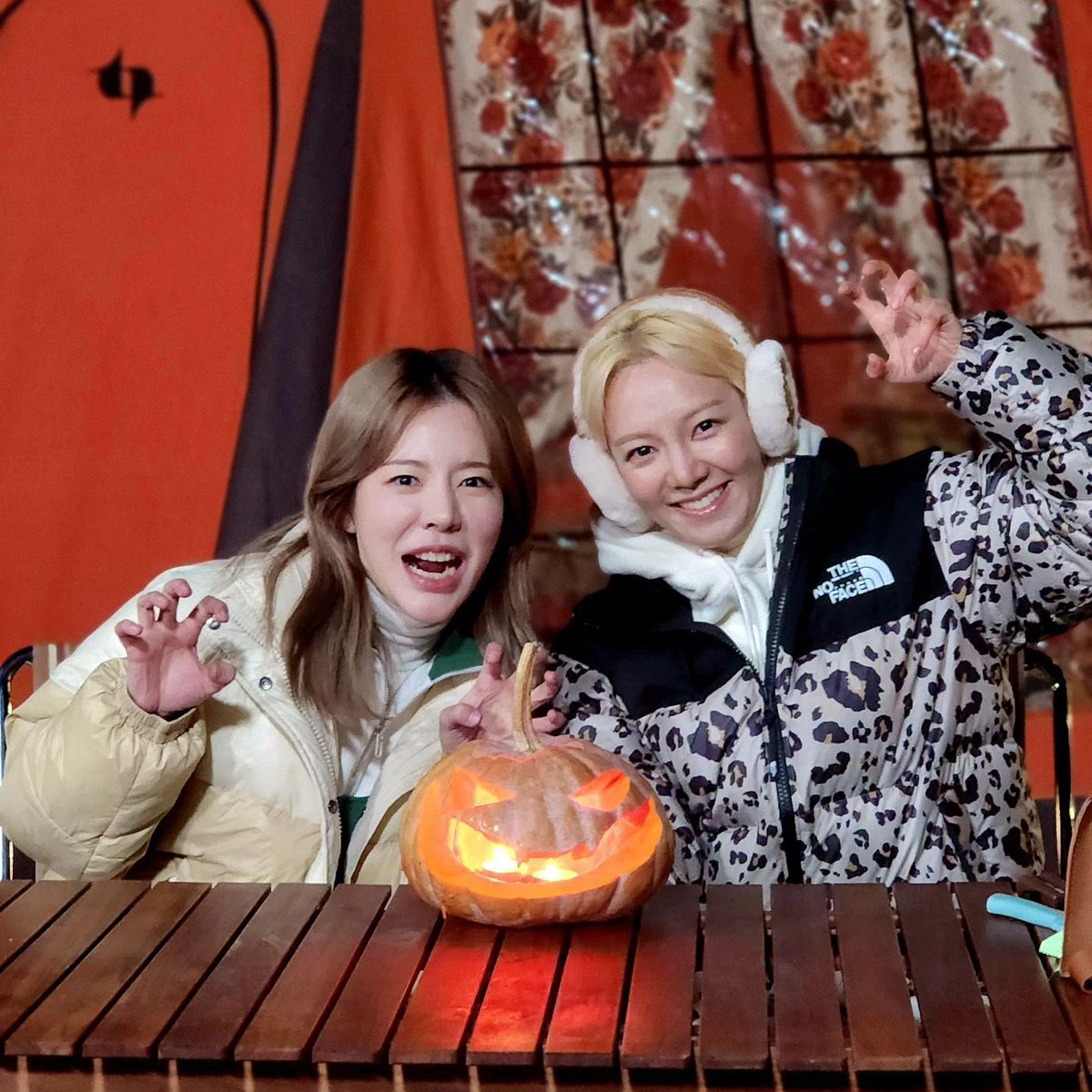 SUNHYO ARE BACK!
sunny and hyoyeon to JTBC 'No Way Home'