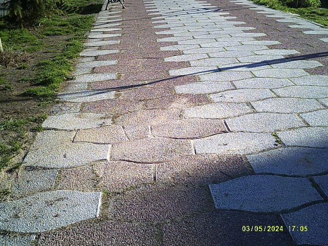 CarlosULEG's tweet photo. Se ha procedido desde el @AytoLeganes al repaso de la pavimentación del bulevar central de la avenida Europa en las zonas más peligrosas para los viandantes. Hay que acometer mayores mejoras, pero son Hechos ;-) https://t.co/kUwBOgsJJK