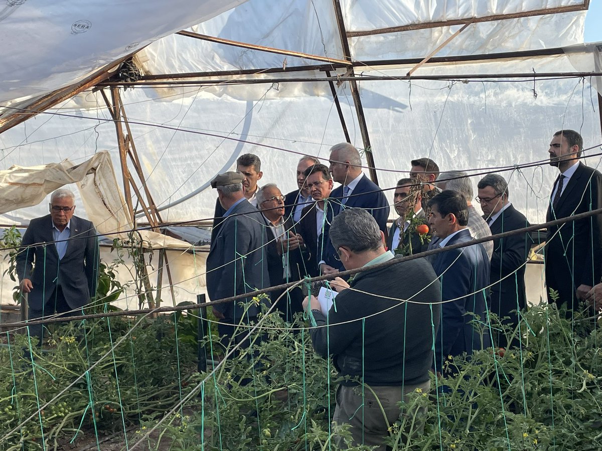 İlçemizde meydana gelen hortum afeti nedeniyle Turizm ve Kültür Bakanı Sayın Mehmet Nuri Ersoy afetten zarar gören çiftçilerimizi ziyaret etti. <a href="/antalyailtarim/">Antalya İl Tarım ve Orman Müdürlüğü</a> <a href="/MehmetNuriErsoy/">Mehmet Nuri Ersoy</a>