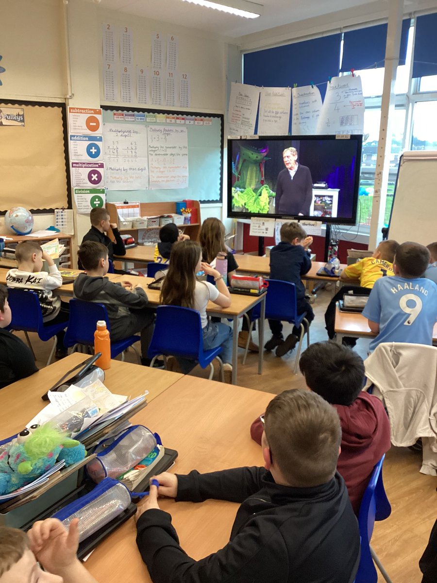 HGPAMrsVernon (@hgpamrsvernon) on Twitter photo We are having the best time watching <a href="/MichaelRosenYes/">Michael Rosen 💙💙🎓🎓 NICE 爷爷</a> on WorldBook Day #WorldBookDay2024 #harrowgateacademy #harrowgateenglish #ELTReading We are having the best time watching <a href="/MichaelRosenYes/">Michael Rosen 💙💙🎓🎓 NICE 爷爷</a> on WorldBook Day #WorldBookDay2024 #harrowgateacademy #harrowgateenglish #ELTReading
