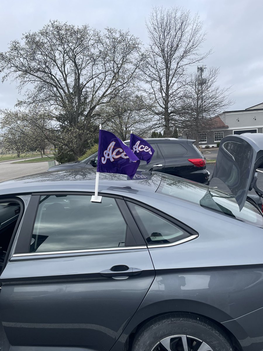 Grant_Gilles9's tweet photo. Flags up. Wheels up! #PackFor4 #GameDay https://t.co/nQfjmzDscQ