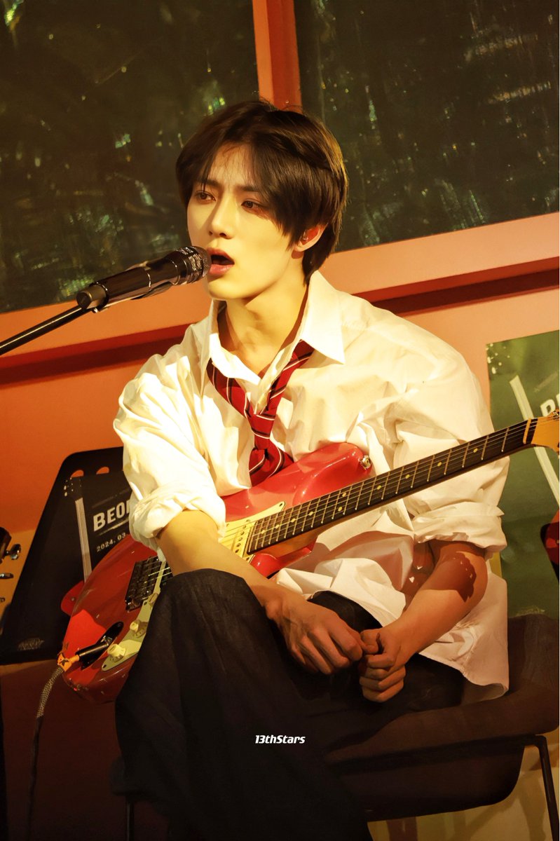 13thStars's tweet photo. 240303 fanlive
가을의 캠퍼스 선배🍁🧸
#범규 #BEOMGYU #ボムギュ #崔杋圭
#TXT #TOMORROW_X_TOGETHER
#투바투 #투모로우바이투게더 #TXT_5th_Anniversary #fanlive #TXT_2024DREAMWEEK #TXTFANLIVE https://t.co/NvG5Xyd7DW