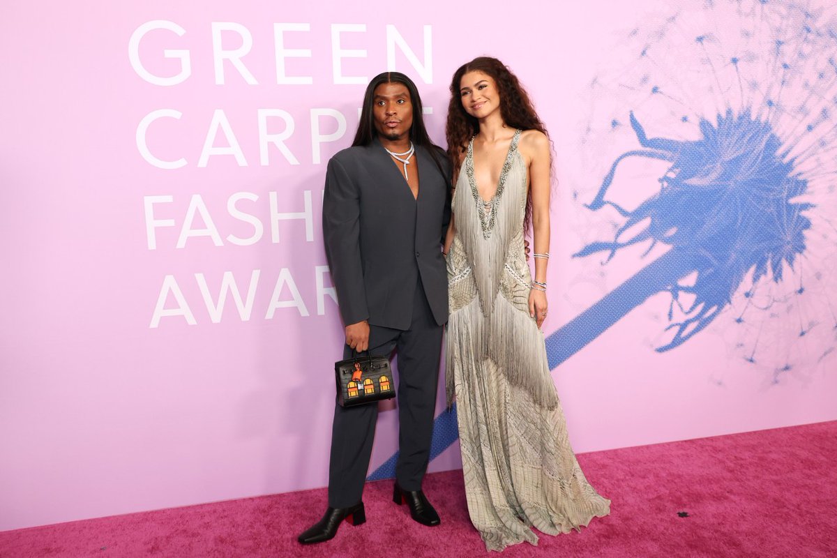 FashionRsource's tweet photo. Law Roach and Zendaya #GreenCarpetFashionAwards https://t.co/437QlWhZsL