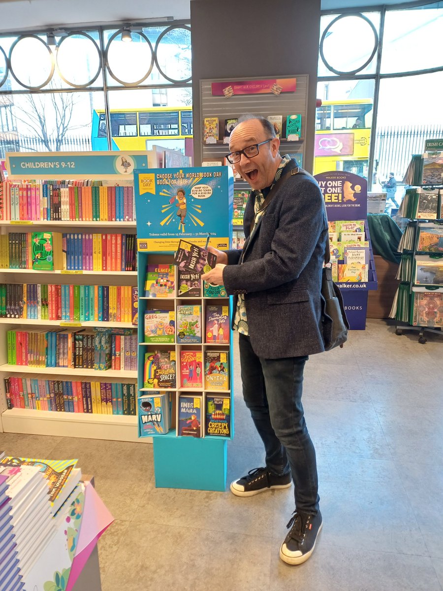 Thanks <a href="/easons/">Eason</a> #OConnellSt &amp; #NassauSt for having @AlNolan in to sign copies of The Curious Case of the Irish Yeti! 📚 <a href="/WorldBookDayIE/">WorldBookDayIE</a> #WorldBookDay