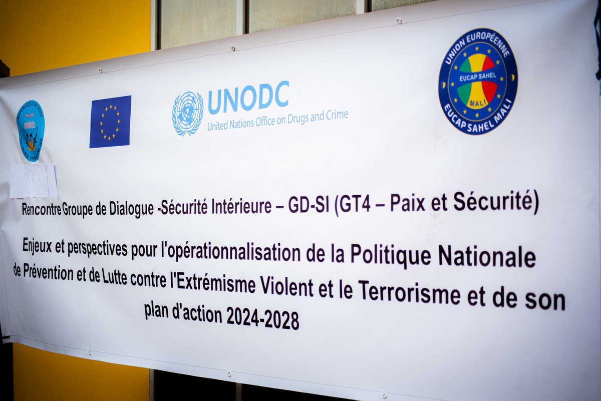 At the Alioune Blondin Beye Peacekeeping School in Bamako 🇲🇱, members of EUTM 🇪🇺 Mali are taking part in the Internal Security Dialogue Group organized by the European Union delegation to Mali, EUCAP Sahel Mali and the UNODC. @EMADmde @EMP_Bamako #IWD2024 #eutm_mali #mops #EEAS