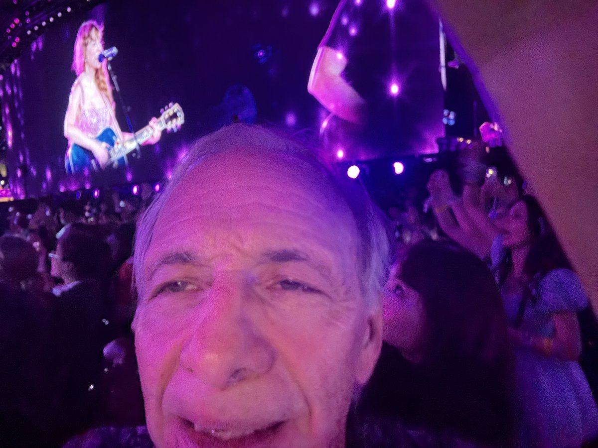 Ray Dalio (@raydalio) on Twitter photo <a href="/taylorswift13/">Taylor Swift</a> for President! I just saw her at her concert in Singapore and realized that she can bring together Americans and people in most countries much better than either of the candidates, and that bringing people together is the most important thing.
Watching this <a href="/taylorswift13/">Taylor Swift</a> for President! I just saw her at her concert in Singapore and realized that she can bring together Americans and people in most countries much better than either of the candidates, and that bringing people together is the most important thing.
Watching this