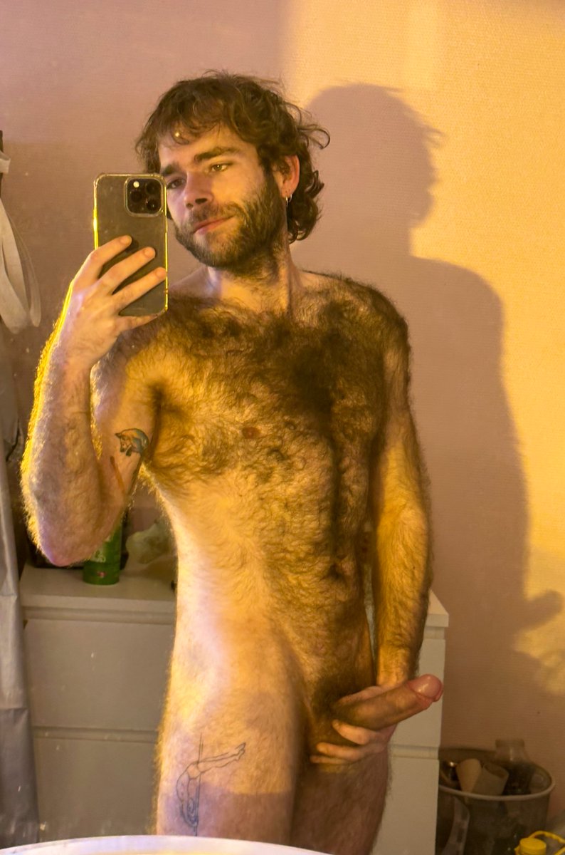 untrimmed_'s tweet photo. I like the mirror view 🤭 https://t.co/5Ss0SrlcGF