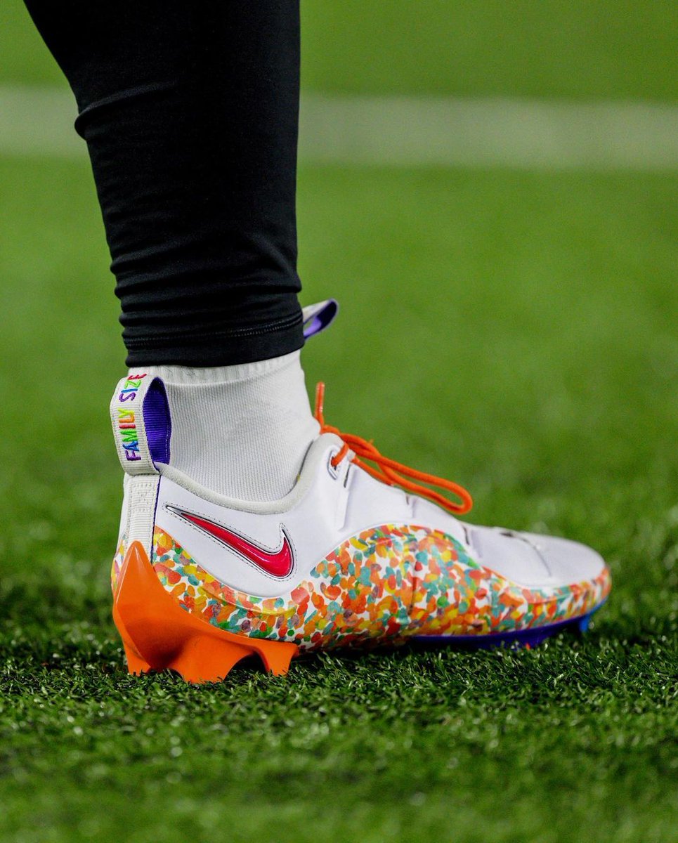 lebron cleats football