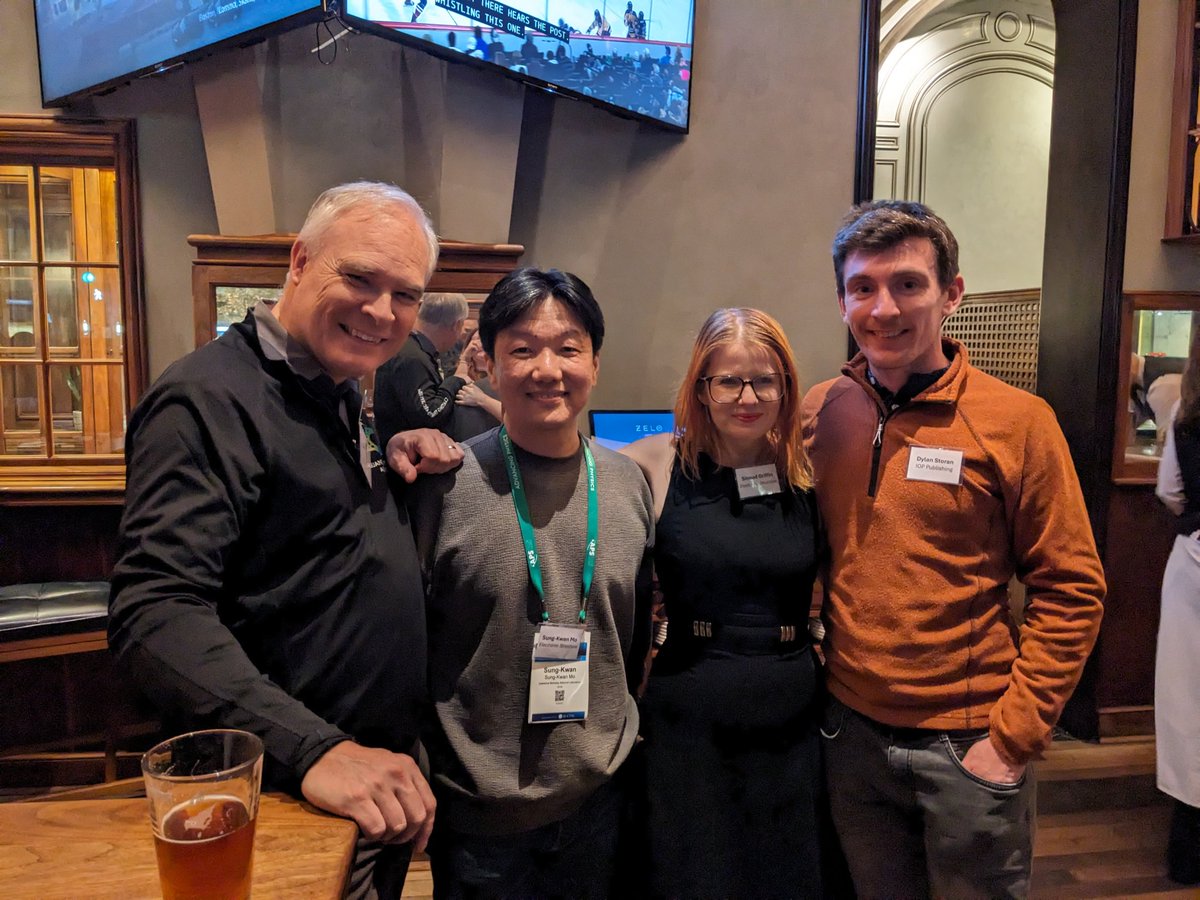 Was great hanging out with Electronic Structure EiC (@wa_de_jong) and Exec Board Members @sineatrix and Sung-Kwan Mo last night. We're good craic at Electronic Structure! iopscience.iop.org/journal/2516-1… @IOPmaterials #apsmarchmeeting