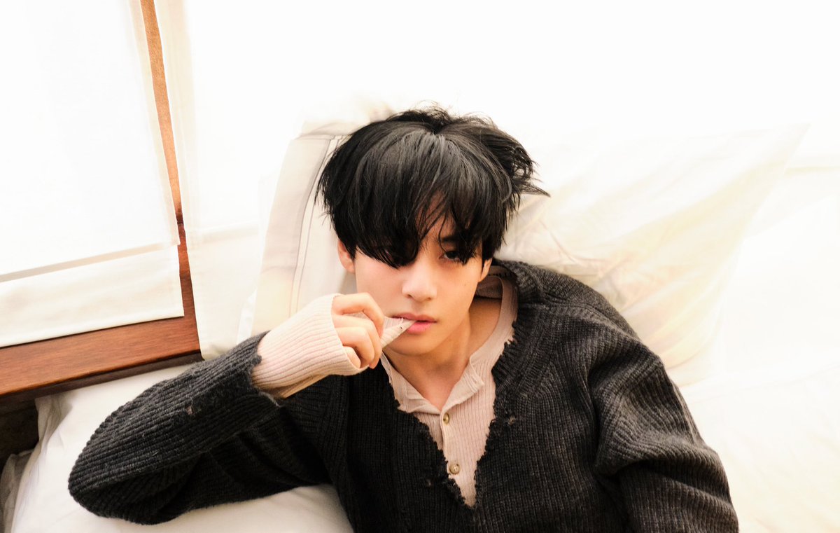 kthtrads's tweet image. Fotos conceptuales #1 de Taehyung para su próximo sencillo digital “FRI(END)S”.

1/2

FRIENDS BY V PHOTO 1 
#FRI_END_S_ConceptPhoto1