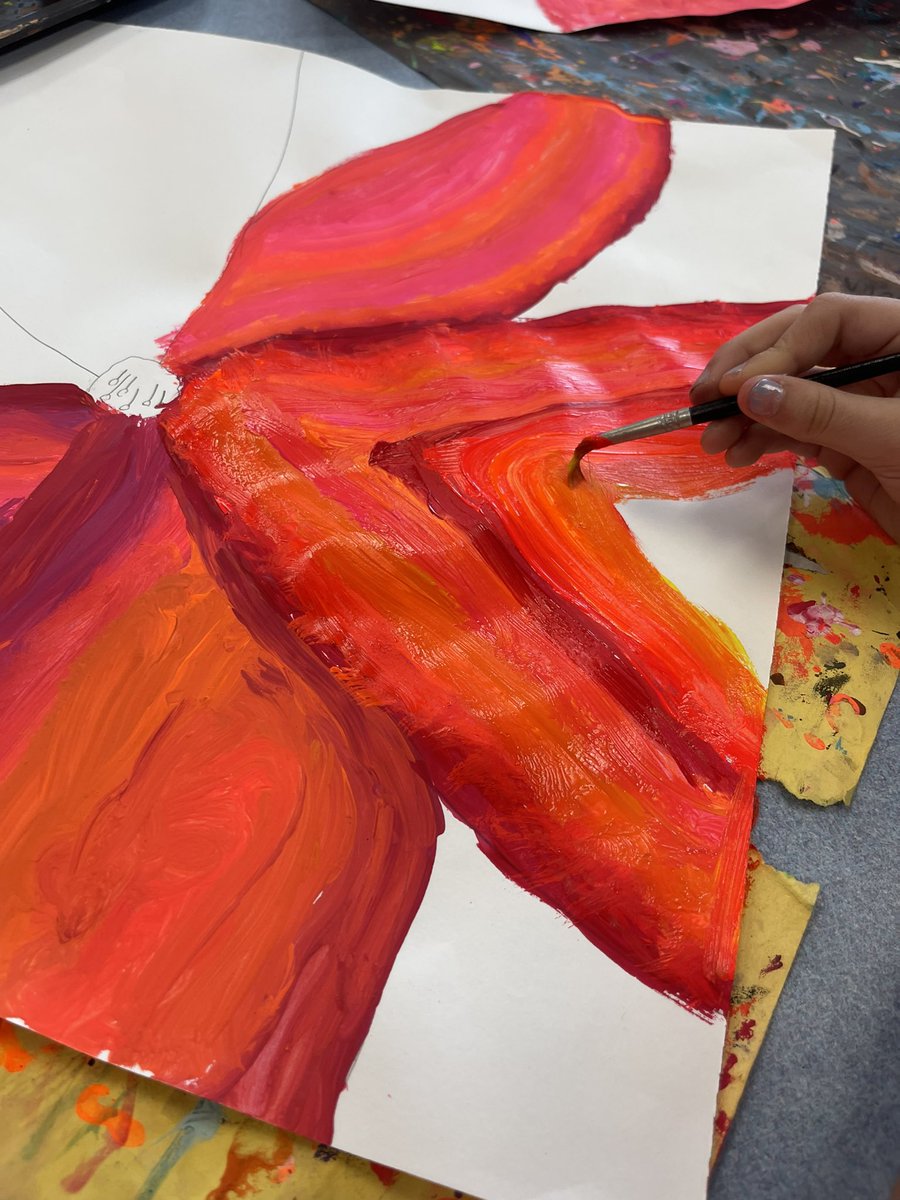 CBPaintPaper's tweet image. L❤️VING these Georgia O’Keeffe inspired poppy flowers by 3rd grade. 🌺 #wearebethpage #elementaryart