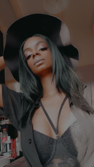 How are you not worshipping the ground I walk on ? Don't you know whats good for you pet 😏  Findomnl