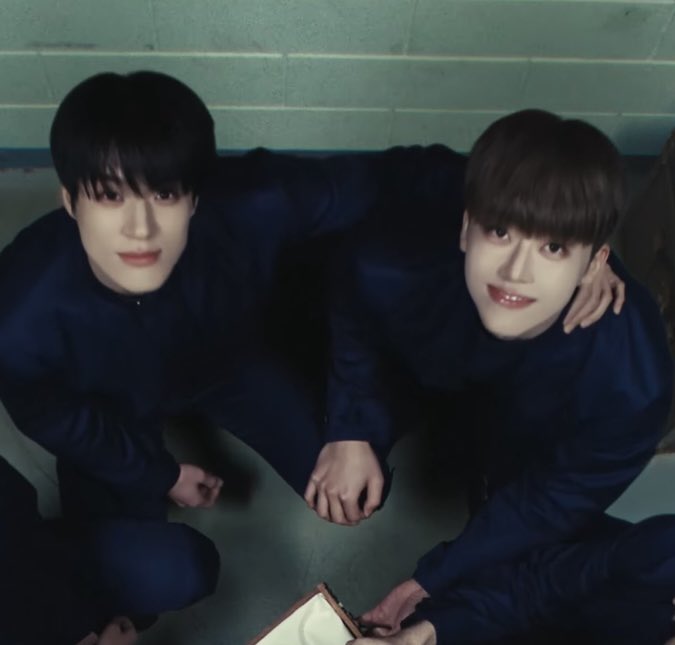 คนอื่นวิเคราะห์กันว่าอะไรไม่รู้ เราขอวิเคราะห์ว่า 2 คนนี้ชอบกันค่ะ