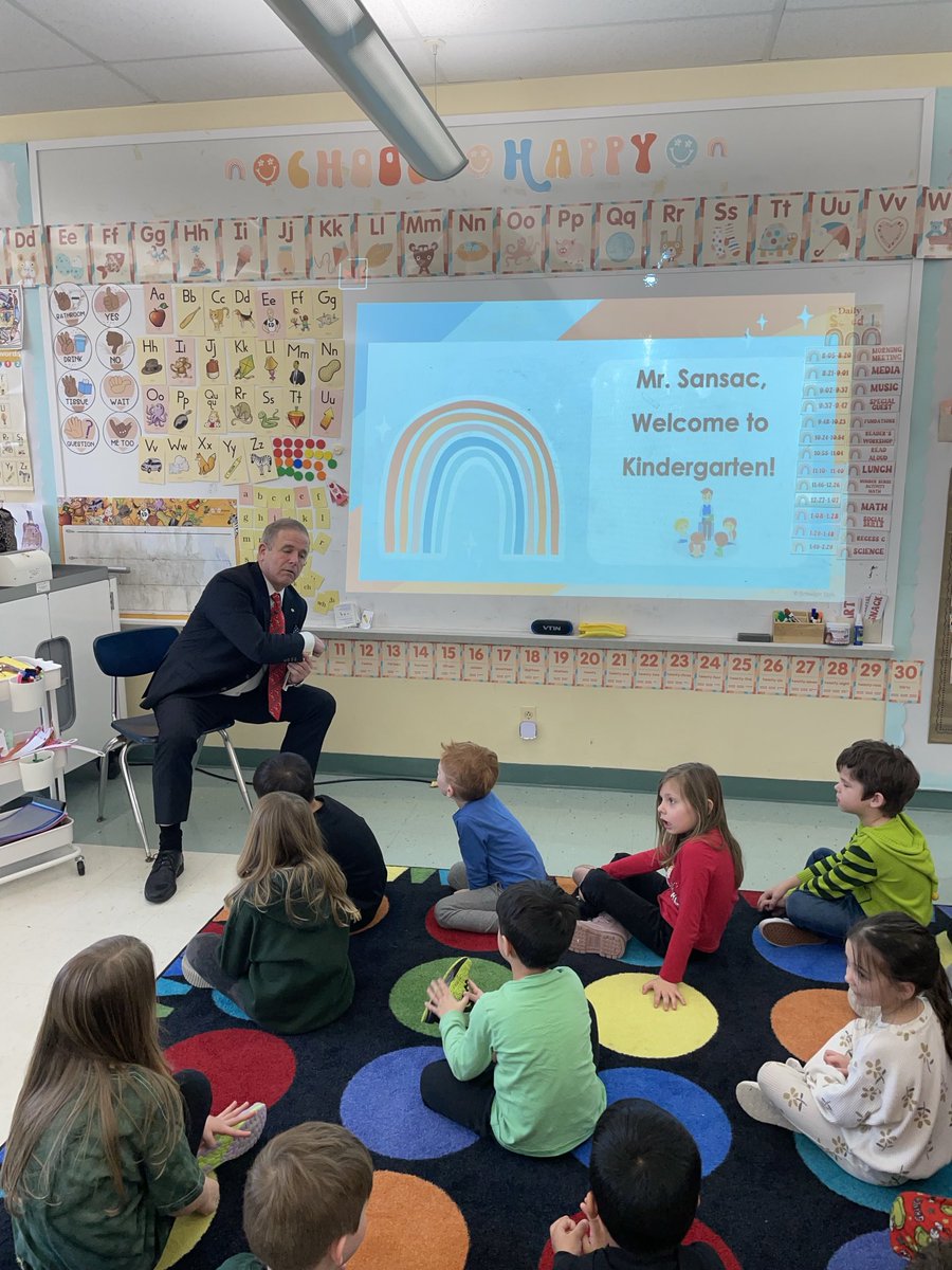 HowellTwpGrnvl's tweet image. Thank you Mr. Sanasac for reading to our K classes. They also learned about all the responsibilities you have, including buses 🚌 🚍. #HowellReads