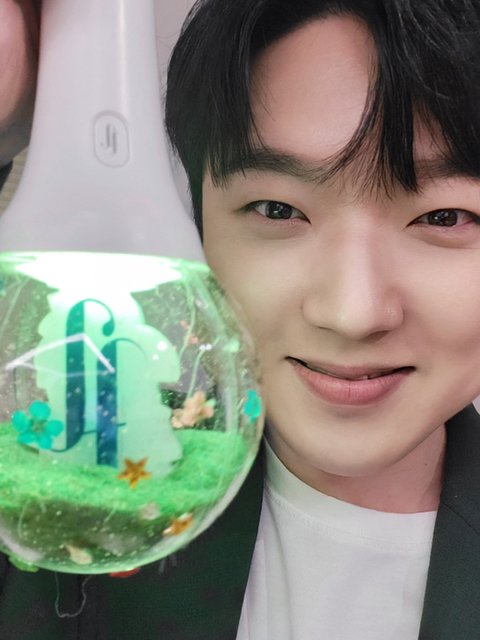 cloud_fore_'s tweet image. #봄날의햇살_강형호_생일축하해
#HAPPY_PITTA_DAY
따뜻한 봄날에 찾아온 햇살 피치피타🩷🍑
🎉경 ! 행고생일 ! 축🎉