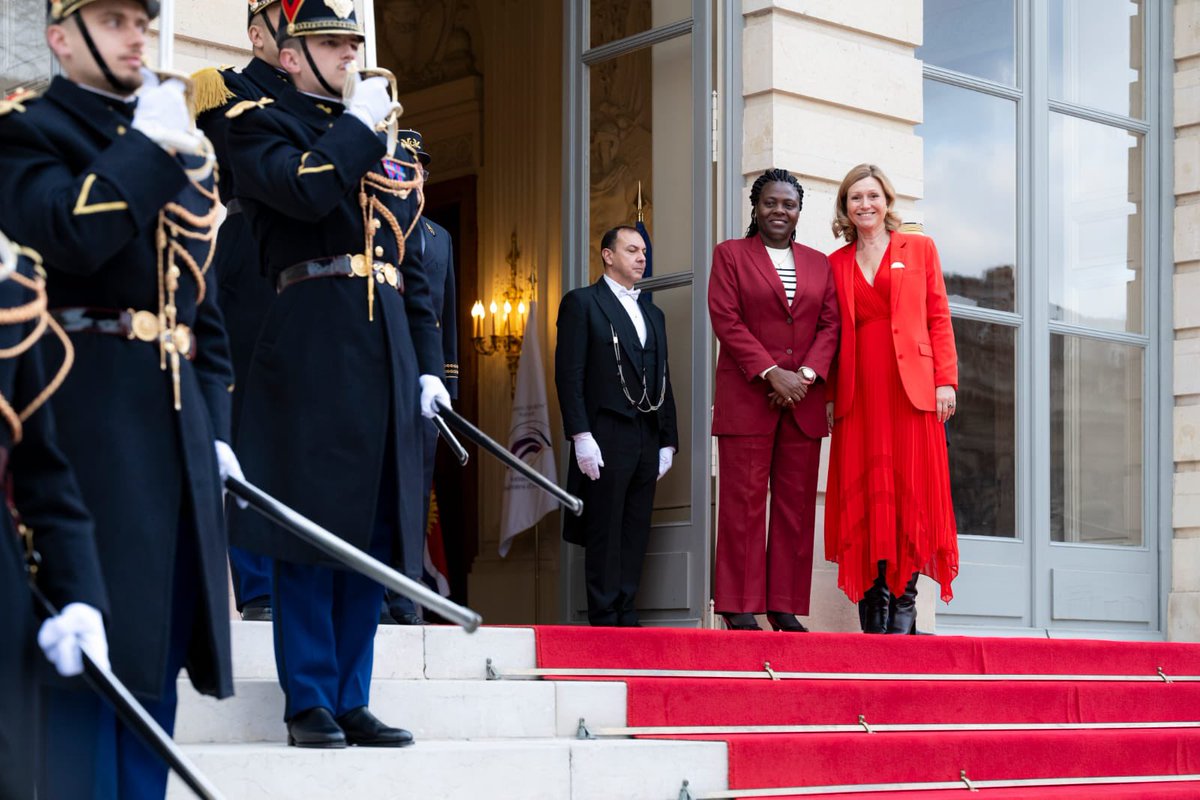 🇫🇷🇸🇹 #SaoTomeePrincipe & #France ensemble dans le combat pour l’#Égalite. La Présidente Celmira Sacramento, Pte de l’#AssembléeNationale de 🇸🇹 était à Paris pour le #W2SParis pour porter la voix de l’#AfriqueCentrale @AssembleeNat @Elysee #FranceauGabon #8mars #DroitsdesFemmes