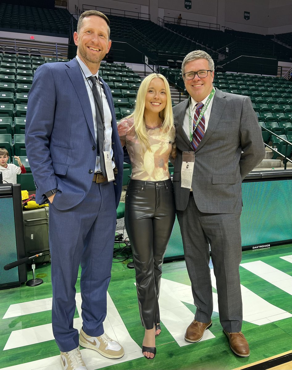 Last home game for @CharlotteMBB and grateful for the chance to do it with two of the best. Appreciate @BobbyRosinski @jobeyt11 and all of the broadcast department who make everything look so effortless. Niner Nation thanks for making this season one to remember 🤙🏼