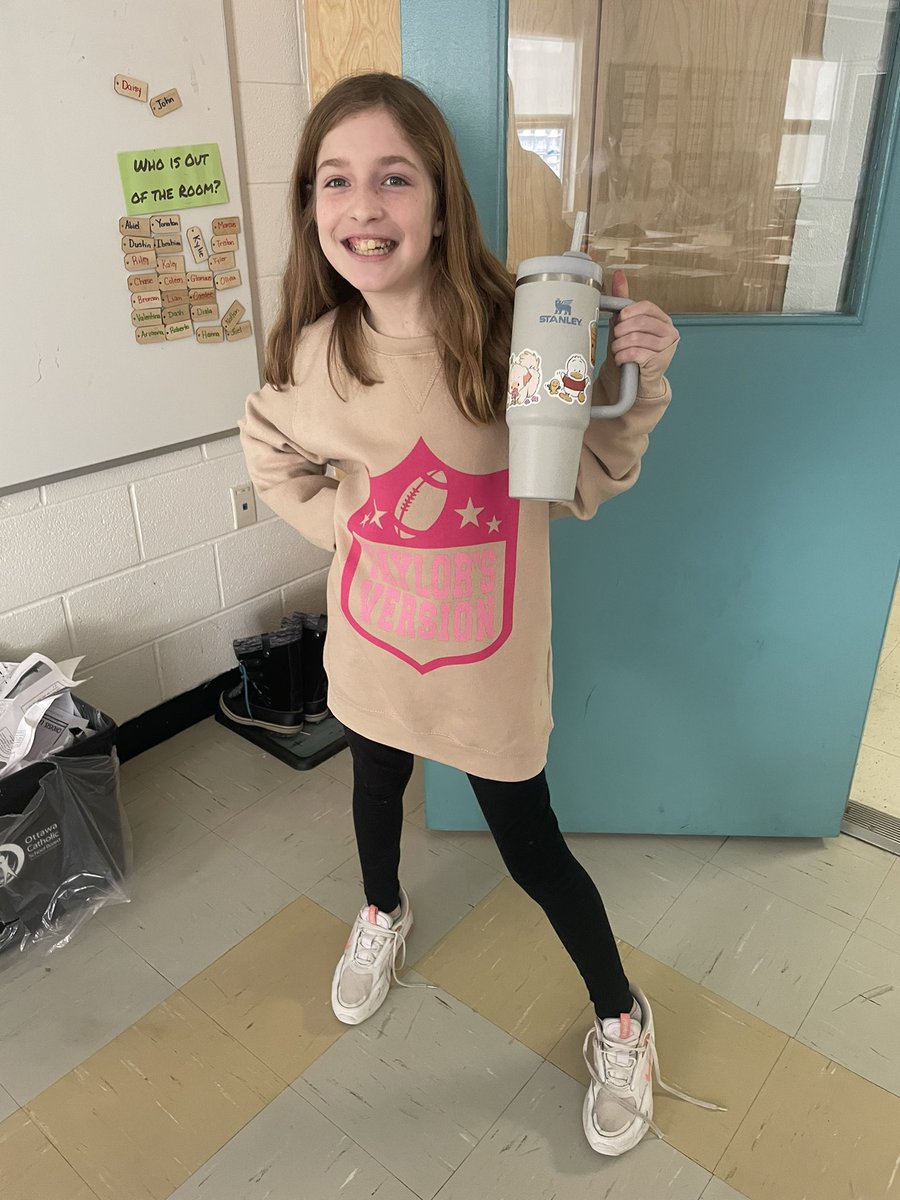 MsVisserOCSB's tweet photo. Such a fun spirit day! I found a couple mini me’s 🤩 @John23OCSB https://t.co/sOCuqLu5Pc