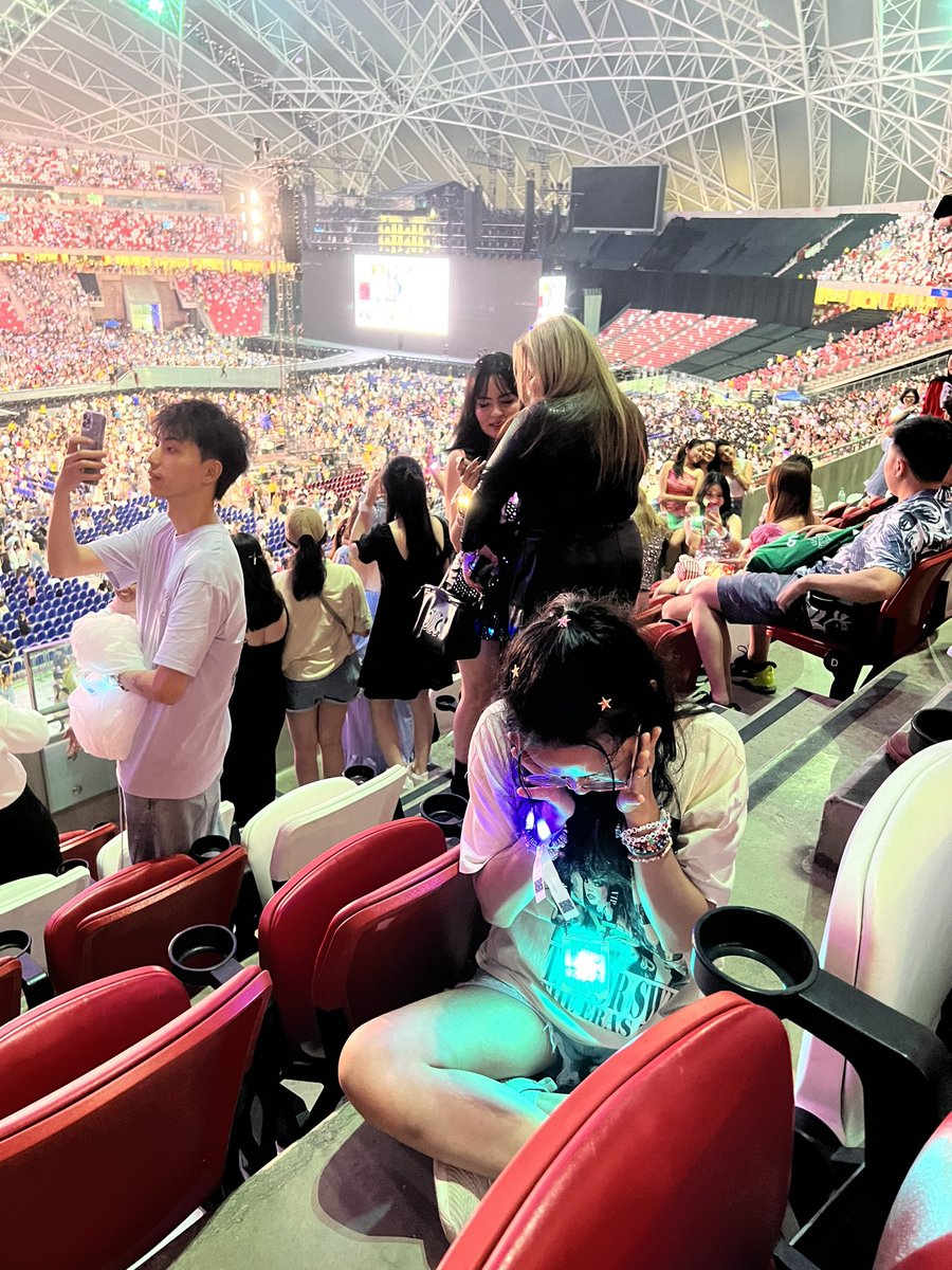 elaine ❤️‍🔥 A SHOWGIRL tweet media