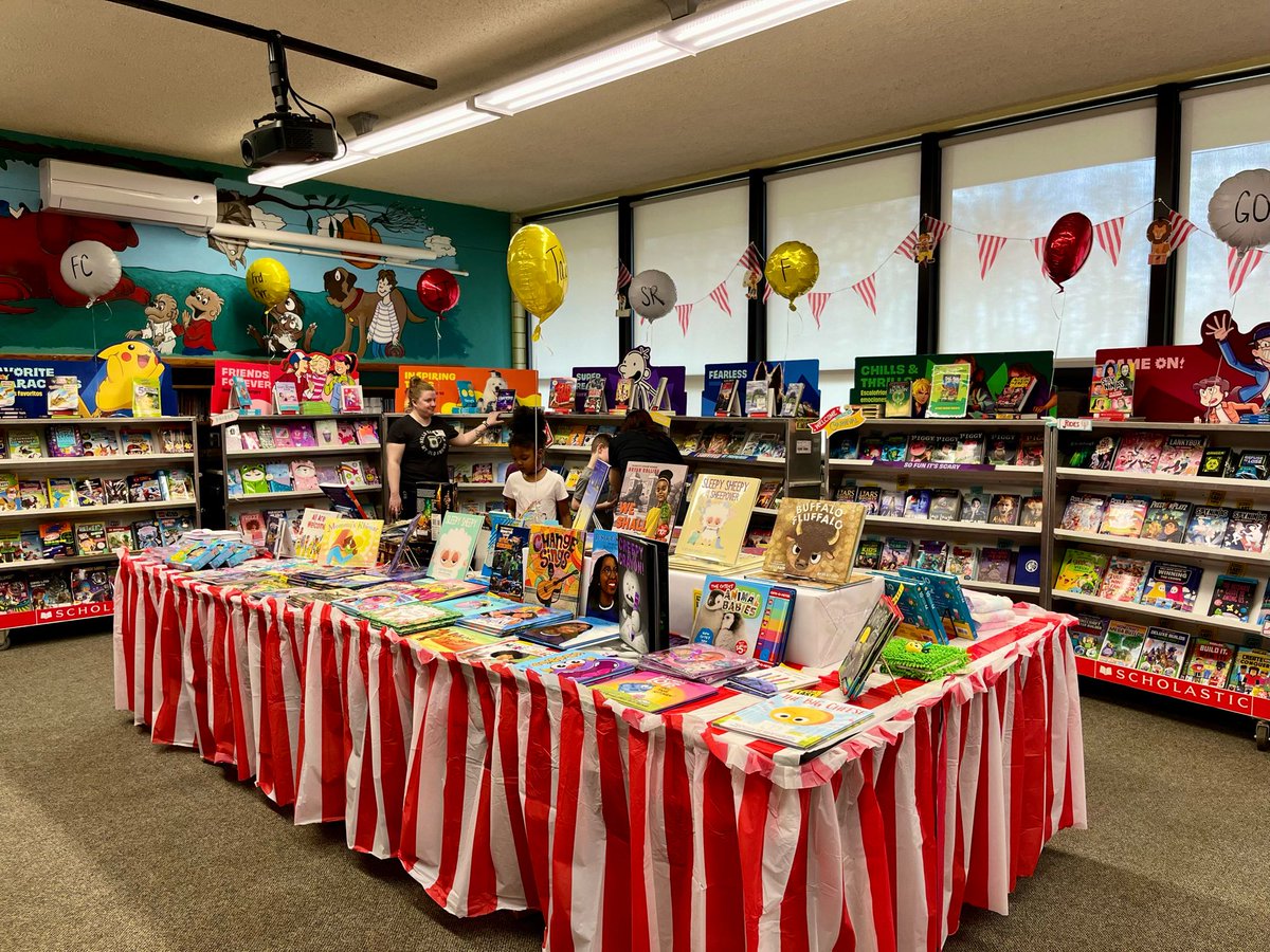 SMFSchools's tweet image. It’s PTA Scholastic Book Fair time at Woodland Elementary! #RighttoReadWeek 📚