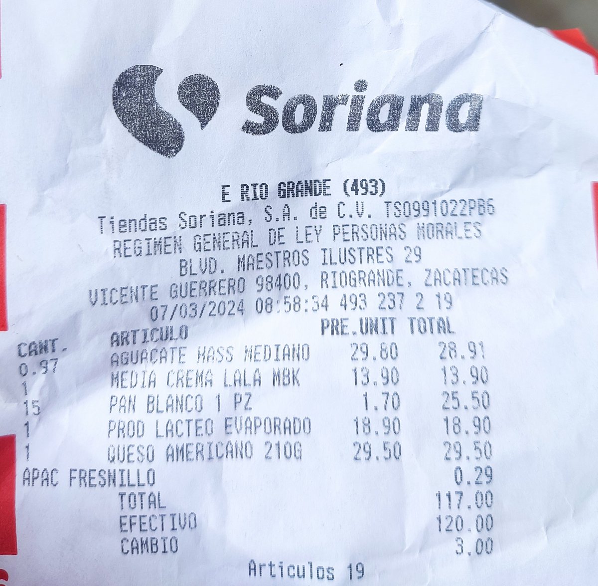 Richifrases's tweet photo. Será que Soriana puede cobrar algo sin preguntarle a sus consumidores. No lo sé no me preguntaron. Y si es una donación obligatoria no deberian avisar. Digo para saber mínimo que es eso de APAC Fresnillo https://t.co/YY5ozYO6RS