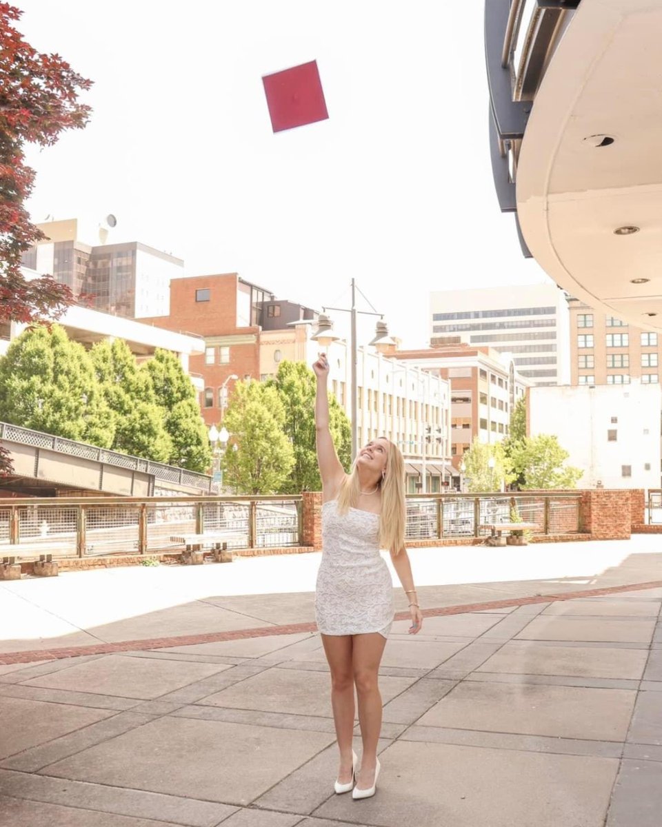 Hats off to the future grads. 🎓 Make sure your cap and gown is ordered and your senior pictures are scheduled.🤩 
-
📷 Sydney Haddox #herffjones #hjgrad #hjinfluencer #capandgown #graduation #classof2024 #senioryear senior picture ideas #graduate graduation pictures