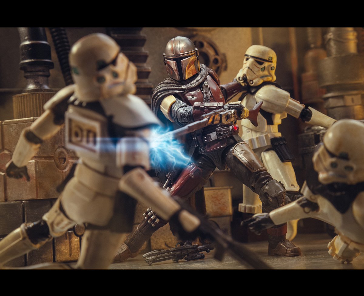 Mando at work... #StarWars #TheMandalorian #photography #toyphotography #toys #mando #ACTIONFIGURES <a href="/starwars/">Star Wars</a> <a href="/sw_holocron/">Star Wars Holocron</a> <a href="/Lucasfilm/">Lucasfilm</a> <a href="/Hasbro/">Hasbro</a>