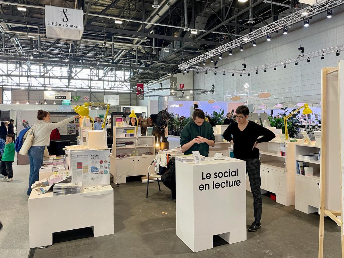 Bienvenue sur notre stand, au Salon du livre de Genève, jusqu’au dimanche 10 mars!
Notre riche programme de tables rondes: tinyurl.com/327pm4me
#socialenlecture #societe #sciencessociales #livre  #geneve #editionsuisse #edition #salondulivredegeneve
