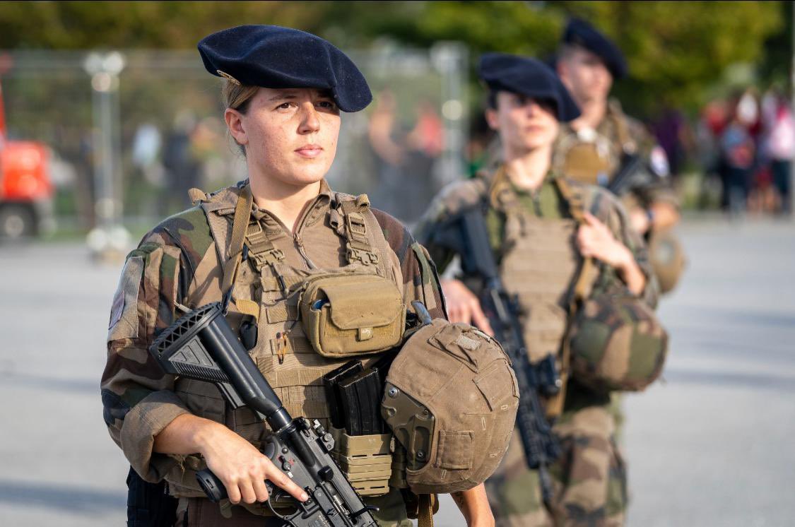 👉l’@armeedeterre expérimente au cours de l’été 2024 une nouvelle forme d’engagement pendant la période des #JOP2024 : le volontaire découverte de l’armée de Terre ou VDAT 👊. 4 mois de service sous statut militaire pour découvrir notre armée de l’intérieur 🪖 grâce à la