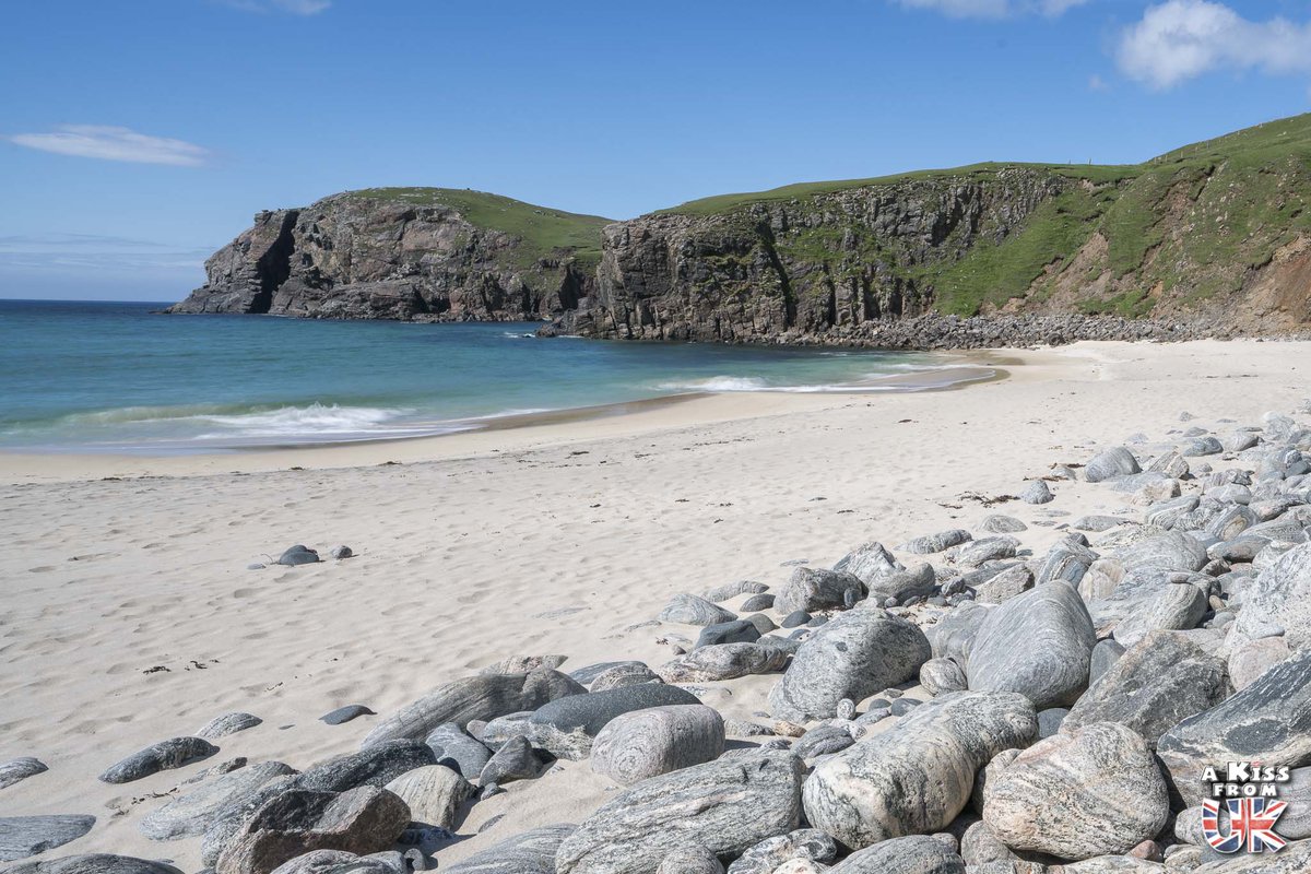 Qui rêve de se promener sur les magnifiques plages de Lewis & Harris ? 🏴󠁧󠁢󠁳󠁣󠁴󠁿 📌 Dalbeg Beach, Lewis ➕ akissfromuk.com/visiter-ile-le… #Scotland #VisitScotland @VisitScotland @OuterHebs