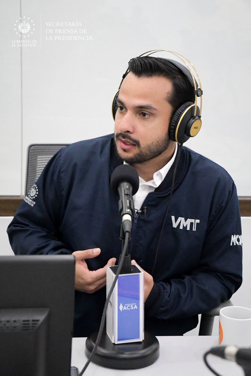 SecPrensaSV's tweet image. #SemáforosInteligentes | El titular del @VMTElSalvador, @NelsonReyesSV, anuncia que el sistema de foto multas tiene un 90 % de avance, con la instalación de los semáforos. #SecretaríaDePrensa