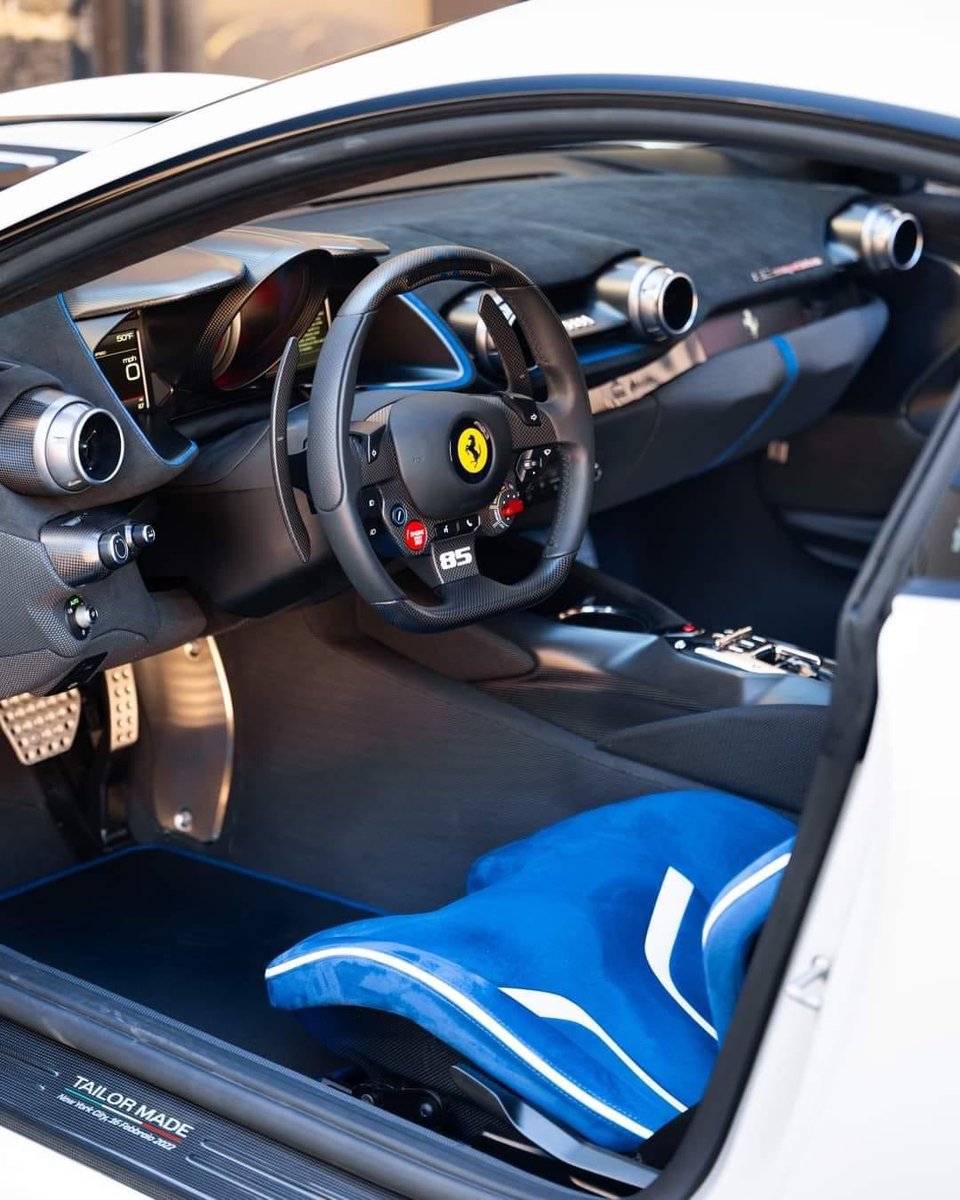 Falivenn's tweet photo. Ferrari 812 Competizione - Matte Bianco Mille Miglia + Matte Blu Nart https://t.co/vJd4EtSgco