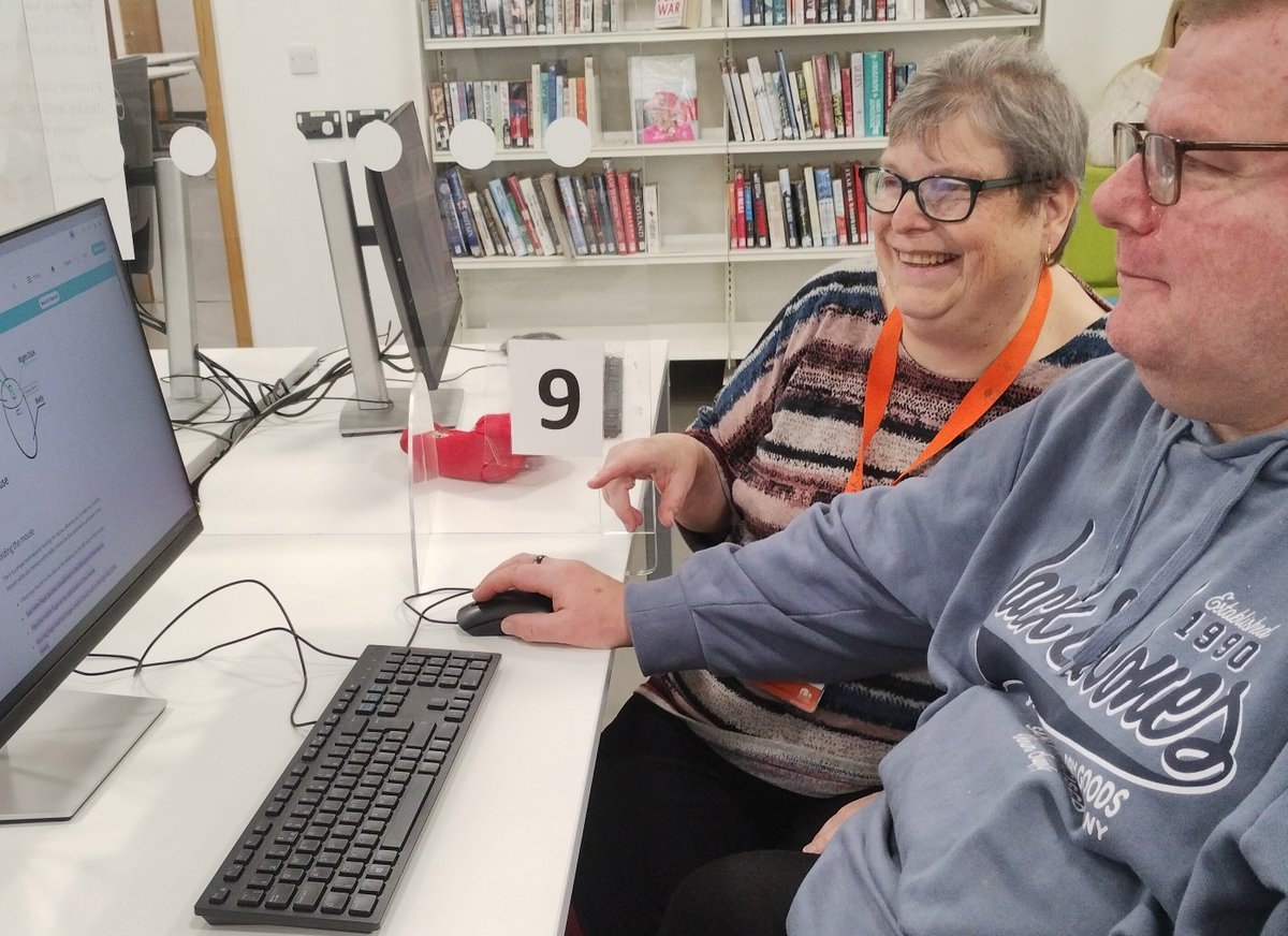 Ahead of International Women’s Day, here’s to all the women making #digitalinclusion happen. This is Julie, a volunteer Digital Champion at a digital skills drop-in session at Southampton Libraries s 😊👊🥳 @SotonLibraries #inspireinclusion