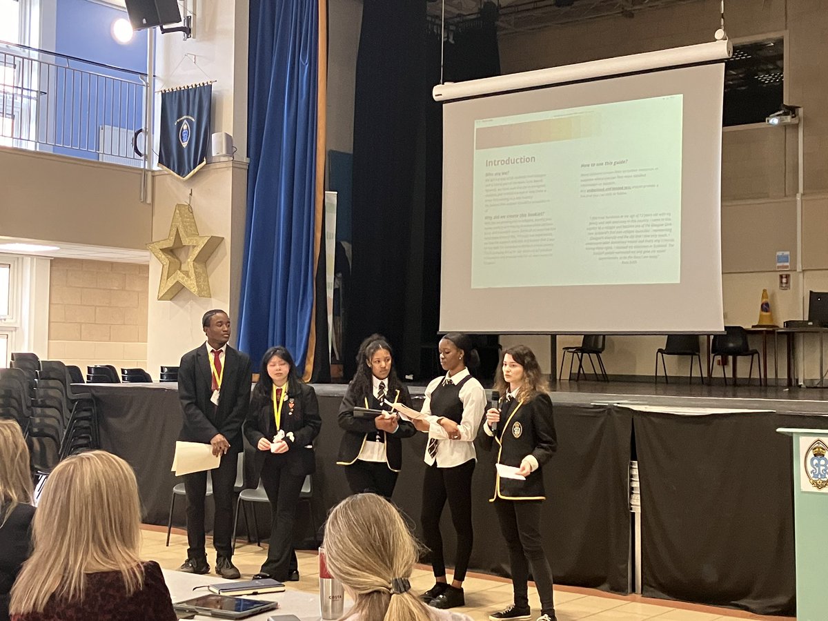 Yesterday pupils from @St_Rochs and @StMungosAcademy presented the resource they created as part of their @MSLFLAward. Their document gathers masses of information that would be helpful for refugees new to Scotland and Glasgow. They’re asking for your help sharing this: