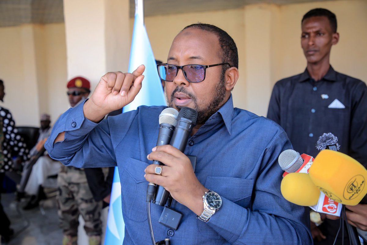 Hoggaamiyaye Cabdiqaadir ayaa DFS @TheVillaSomalia @SomaliPM ugu baaqay in ay door muuqda ka qaataan difaaca Midnimada Jamhuuriyadda Soomaliya, si adagna isugarabtaagaan Shacabka SSC-Khaatumo oo kaligood hortaagan Maamulka goonni-ugoosatada SL oo doonaya in ay dalka kala jaraan