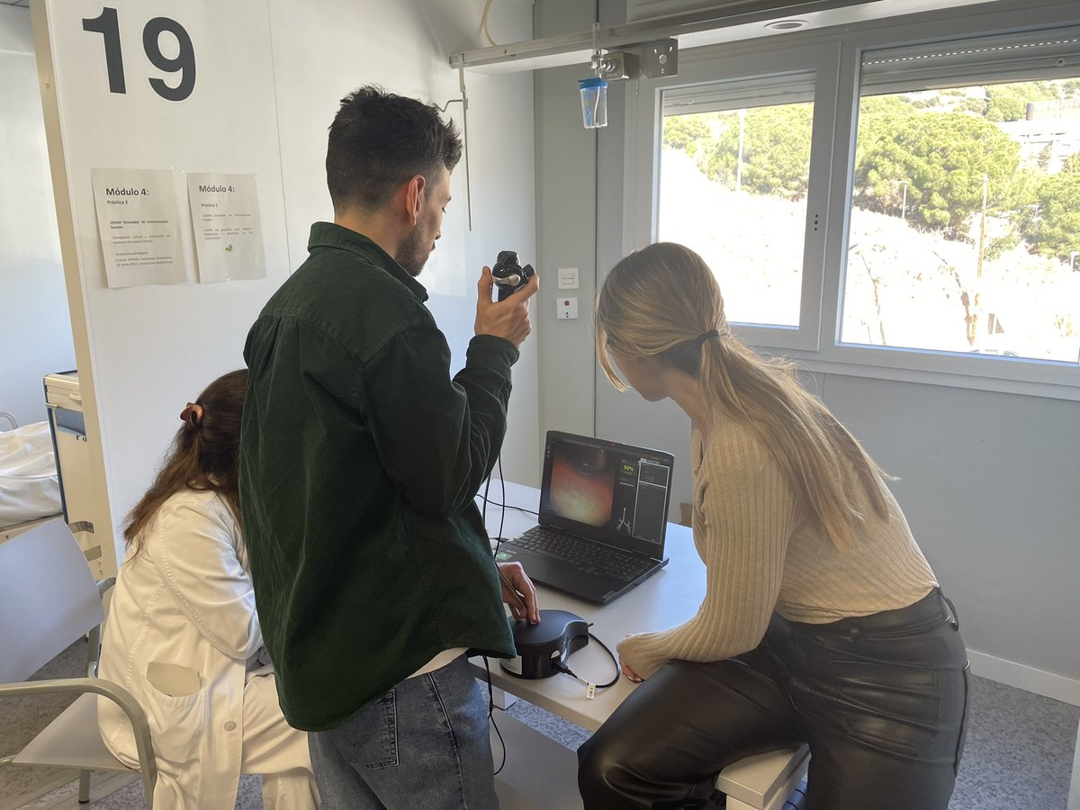 BroncoscopiaUCI's tweet image. BadaFibro 2024
Sala de simulación clínica HGTiP
Módulo 4 
@hgermanstrias @SOCMIC @semicyuc @AmbuEurope @MTSimulators @OrsimSimulator @SimulacioVH  @TruCorp_  #simulacio #broncoscopia #uci