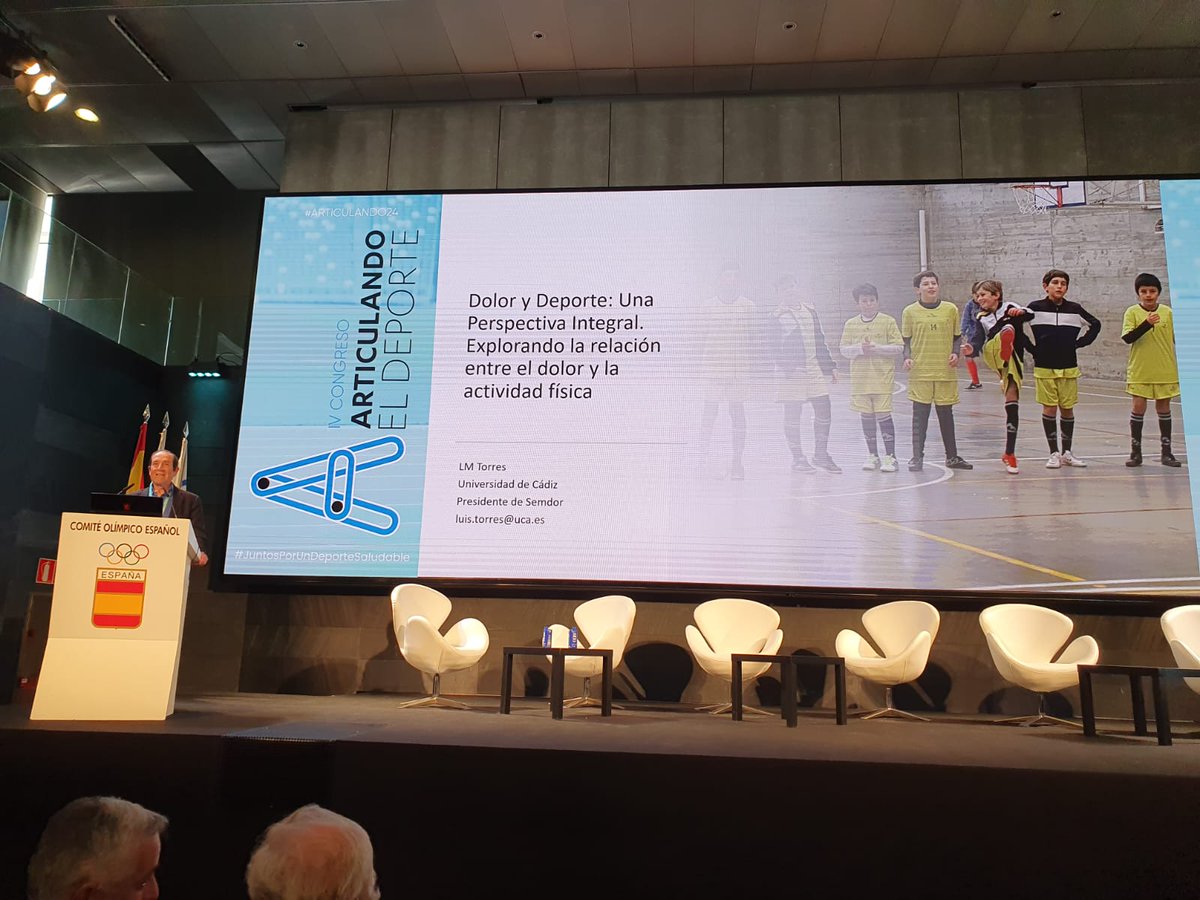 SEMDOR2's tweet photo. El presidente de SEMDOR @lmtorres53 ha defendido en una charla en el Congreso Articulando el Deporte #ARTICULANDO24 que el #dolor  en el deportista requiere un manejo #multidisciplinar, considerando las expectativas del paciente. https://t.co/CjrGm6Jue2