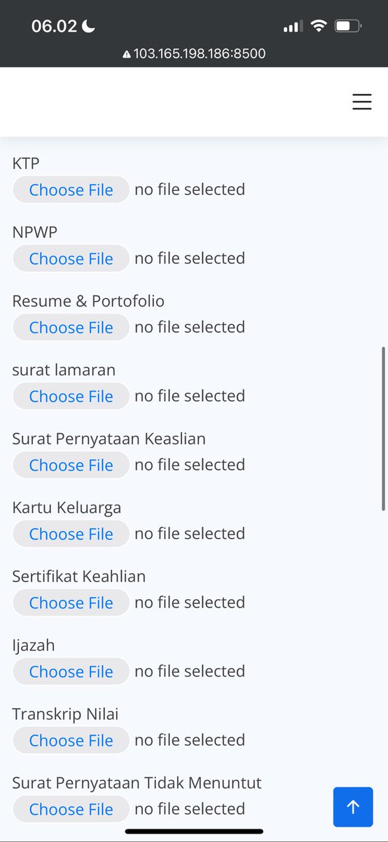 imrenagi's tweet photo. Kita mau berharap apa sama pemerintah soal perlindungan tenaga kerja dan data ketika @KemnakerRI nya sendiri ngepost lowongan kerja di web pake IP address dan minta data pribadi di upload di website tanpa HTTPS. Hal yg basic aja gak becus. 🤪🤪 https://t.co/GvntK6YRU4