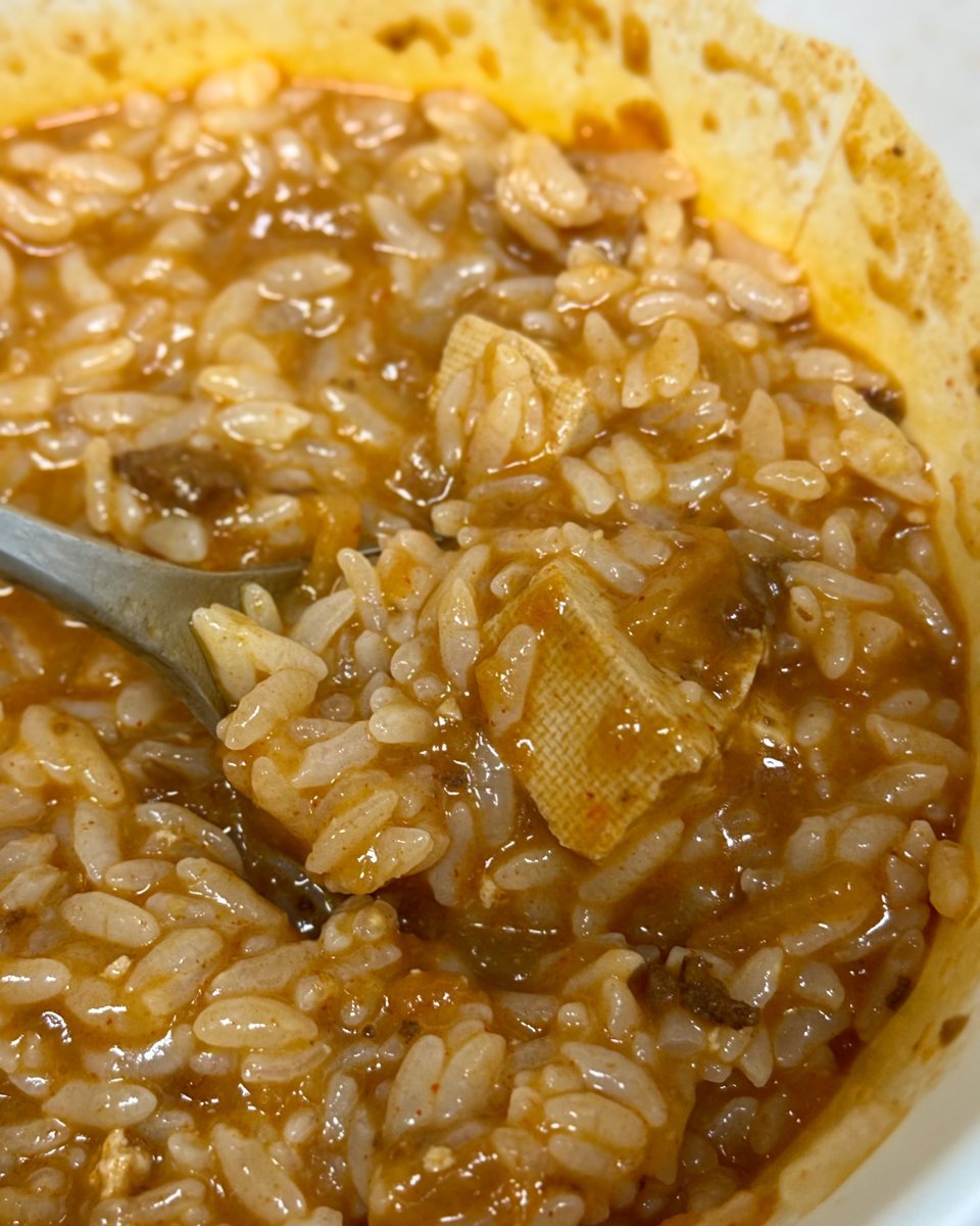 _DAILY_KIM's tweet photo. 세븐일레븐 숙성도 된장술밥 진짜진짜맛있어🥺🥺 양파고기도 들어있고 두부가 큼직하게 들어가있는게 좋고 무엇보다맛있음 ㅜㅜ 편의점음식아니고 칼칼하고 자극적인 ㄹㅇ 밖에서 사먹는 고깃집 된장찌개맛이야 ,, 가끔투쁠원할때사먹으면 가성비미쳤고 제값주고먹어도돈안아까움 https://t.co/XJlDvWSpEM